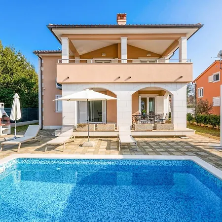 Lotus By Istrabook Villa