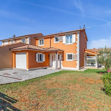 Lotus By Istrabook * Pula