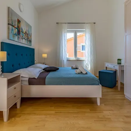 Lotus By Istrabook Pula