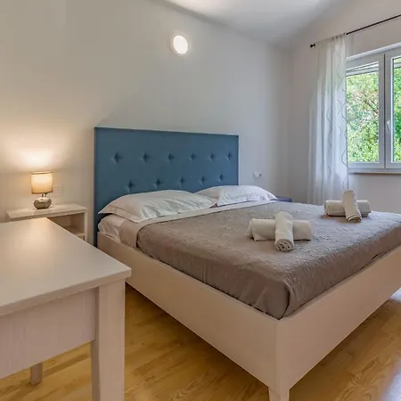 Villa Lotus By Istrabook