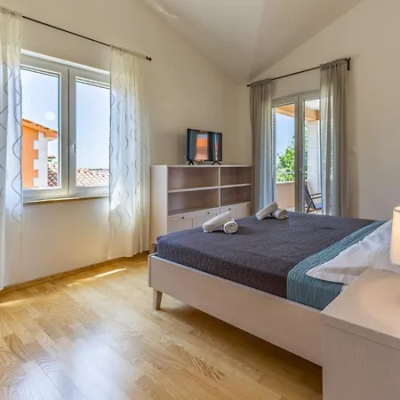 Lotus By Istrabook Villa