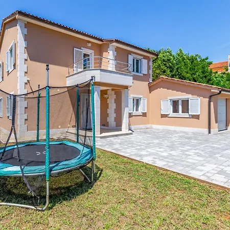 Lotus By Istrabook *