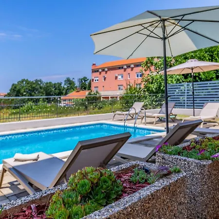 Lotus By Istrabook Villa *