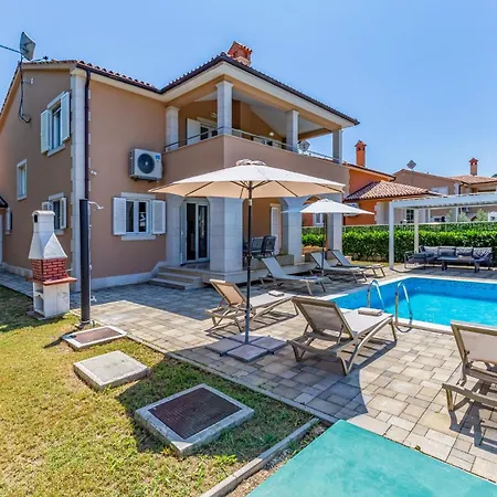 Lotus By Istrabook Villa