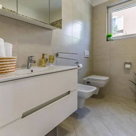 Lotus By Istrabook Villa