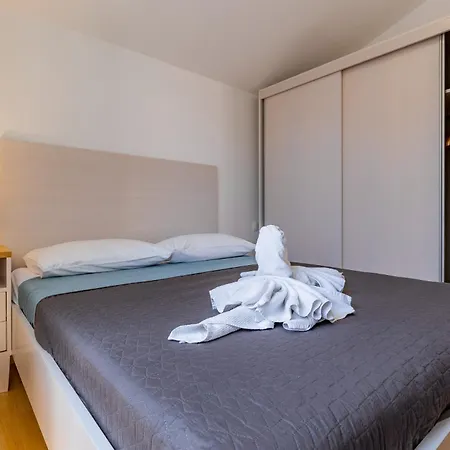 Lotus By Istrabook Pula