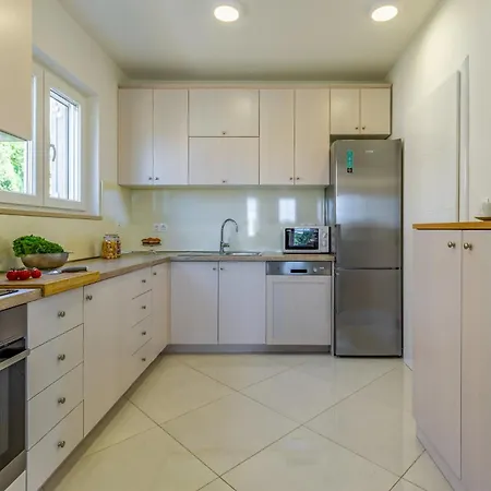 Lotus By Istrabook *