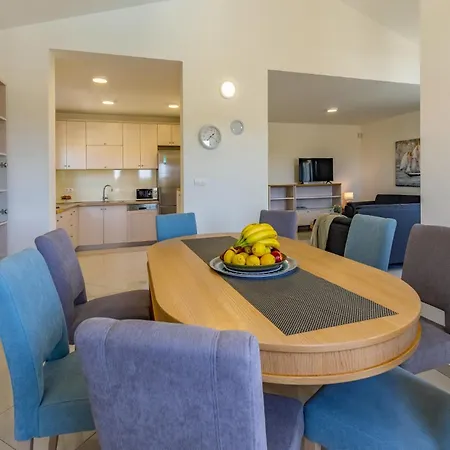 Villa Lotus By Istrabook