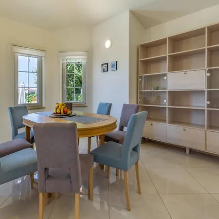 Villa Lotus By Istrabook Pula