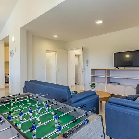 Lotus By Istrabook * Pula