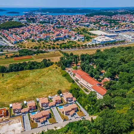 Lotus By Istrabook Villa *