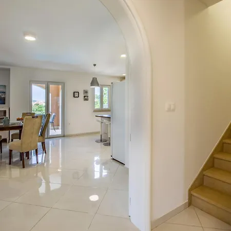 Lotus By Istrabook *