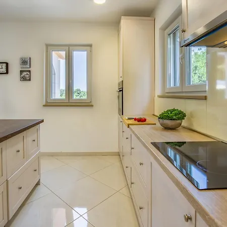 Villa Lotus By Istrabook *