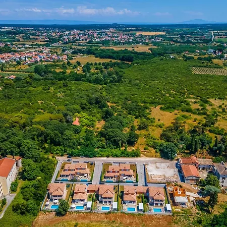 Lotus By Istrabook Villa *