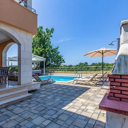 Lotus By Istrabook *