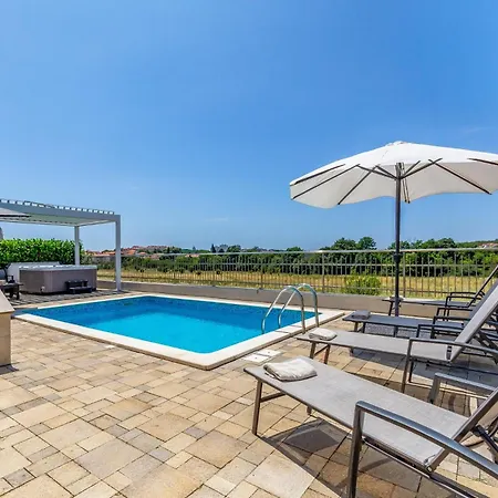 Lotus By Istrabook Pula