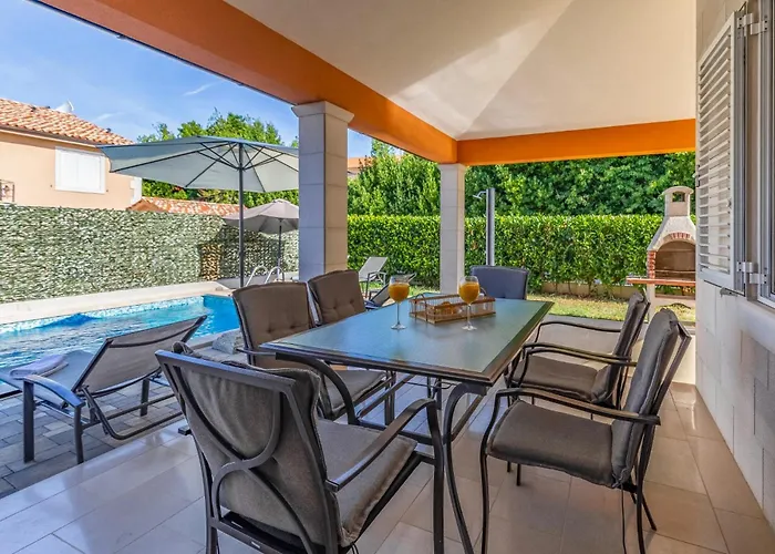 Lotus By Istrabook Villa