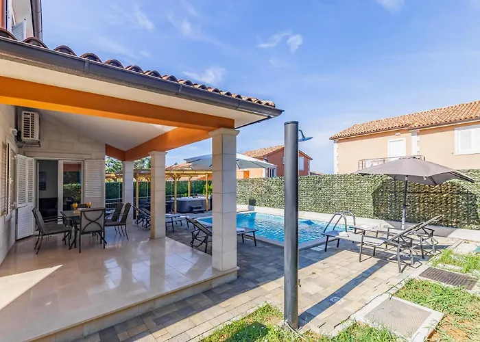 Villa Lotus By Istrabook