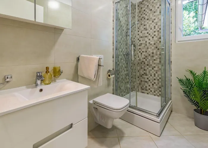 Lotus By Istrabook * Pula