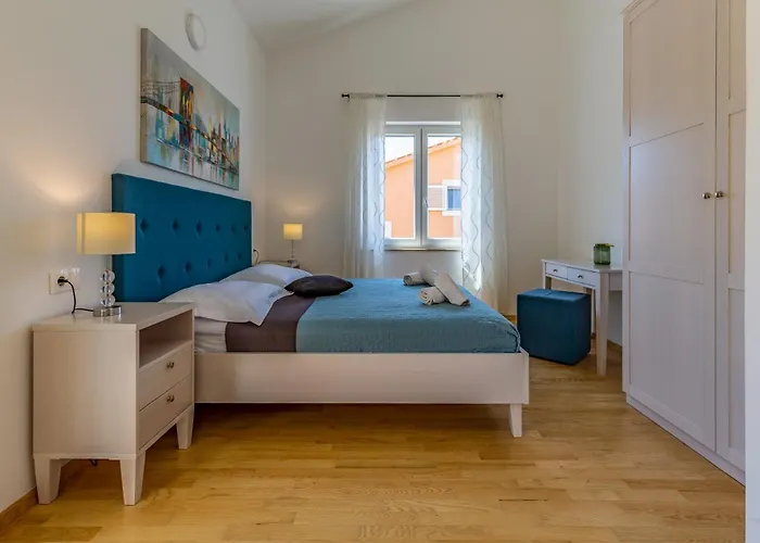 Lotus By Istrabook Pula