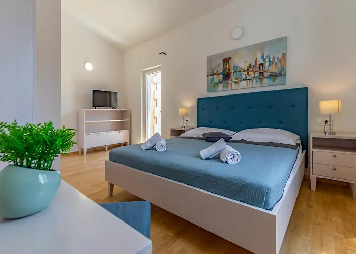 Lotus By Istrabook Villa *