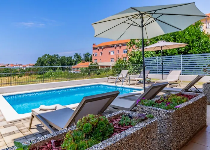 Lotus By Istrabook Villa *