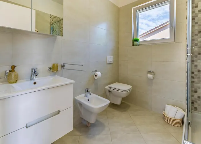 Lotus By Istrabook Pula