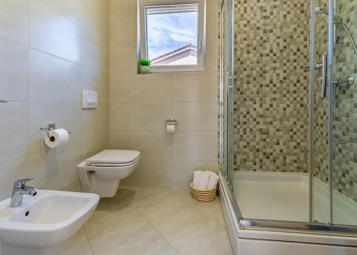 Lotus By Istrabook Villa *