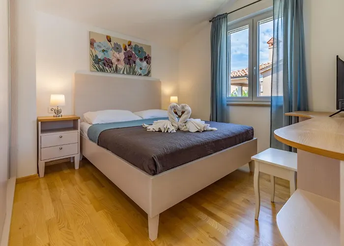 Lotus By Istrabook Villa