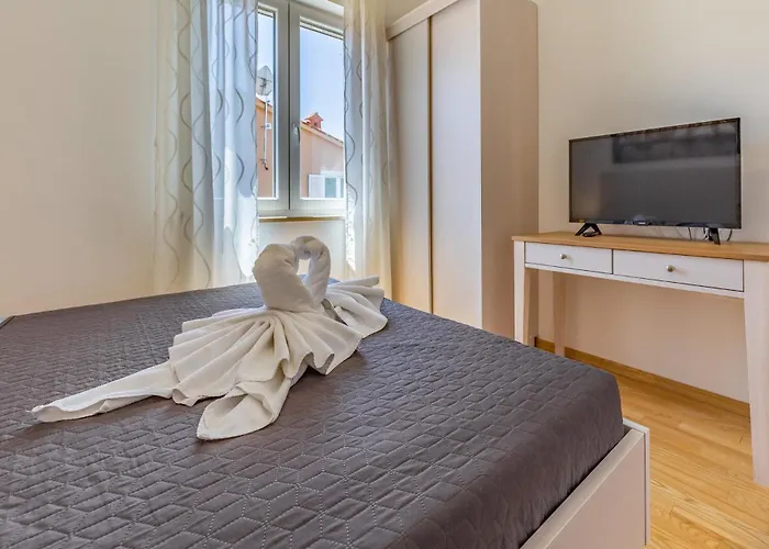 Lotus By Istrabook * Pula