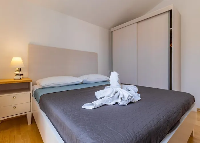 Lotus By Istrabook Pula