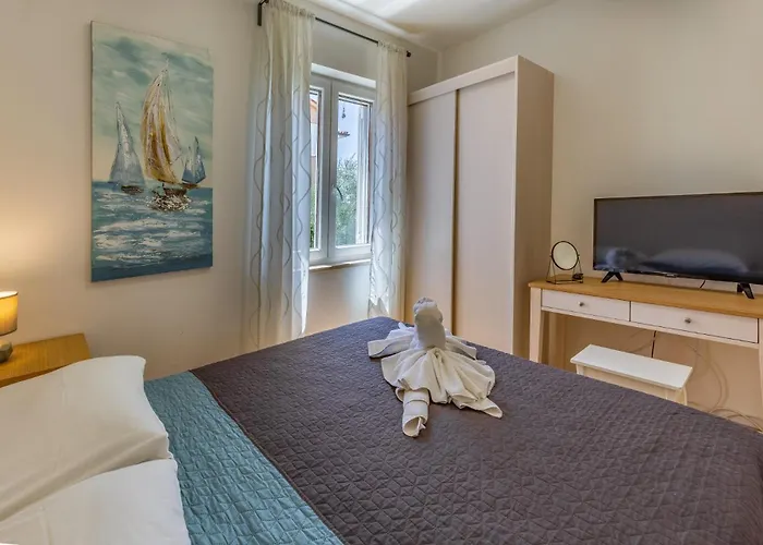 Lotus By Istrabook Pula