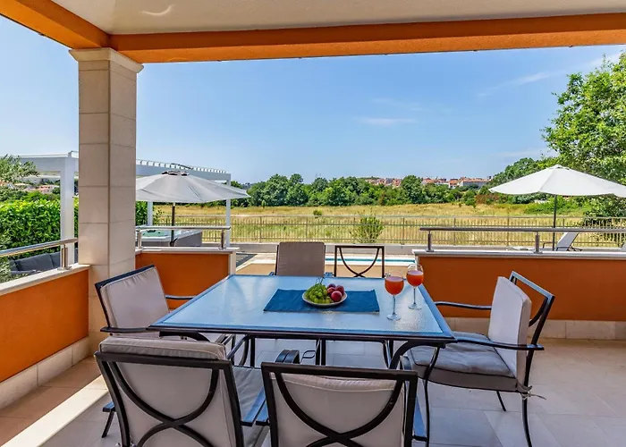 Lotus By Istrabook Pula