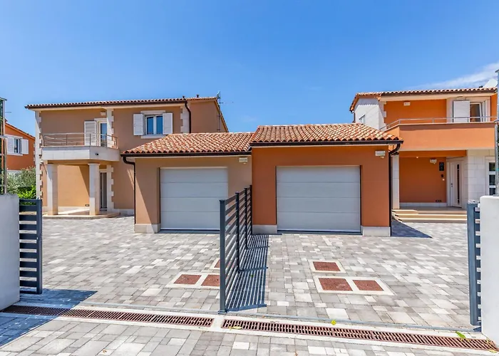 Lotus By Istrabook Villa