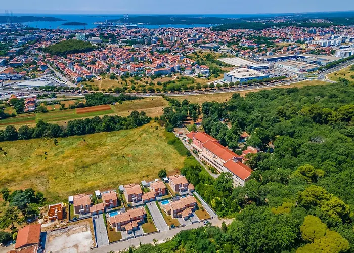 Lotus By Istrabook Villa *