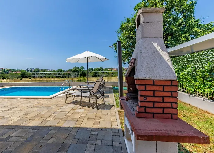 Lotus By Istrabook Villa *