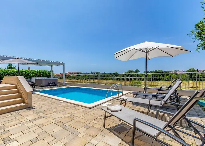 Lotus By Istrabook Pula