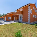 Villa Lotus By Istrabook *