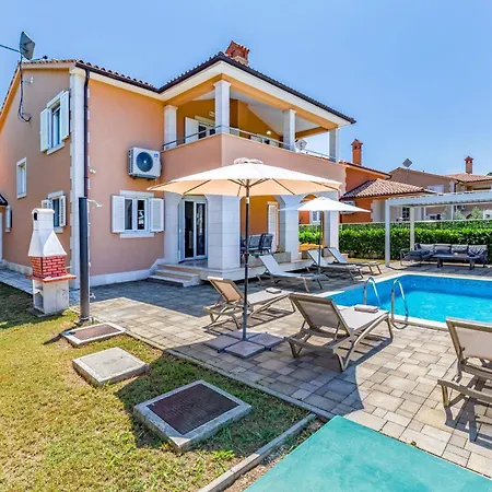 Villa Lotus By Istrabook